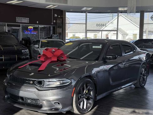 Used 2021 Dodge Charger R/T w/ Blacktop Package image 2
