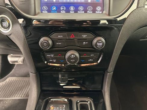 Used 2019 Chrysler 300 S AWD/4WD image 28