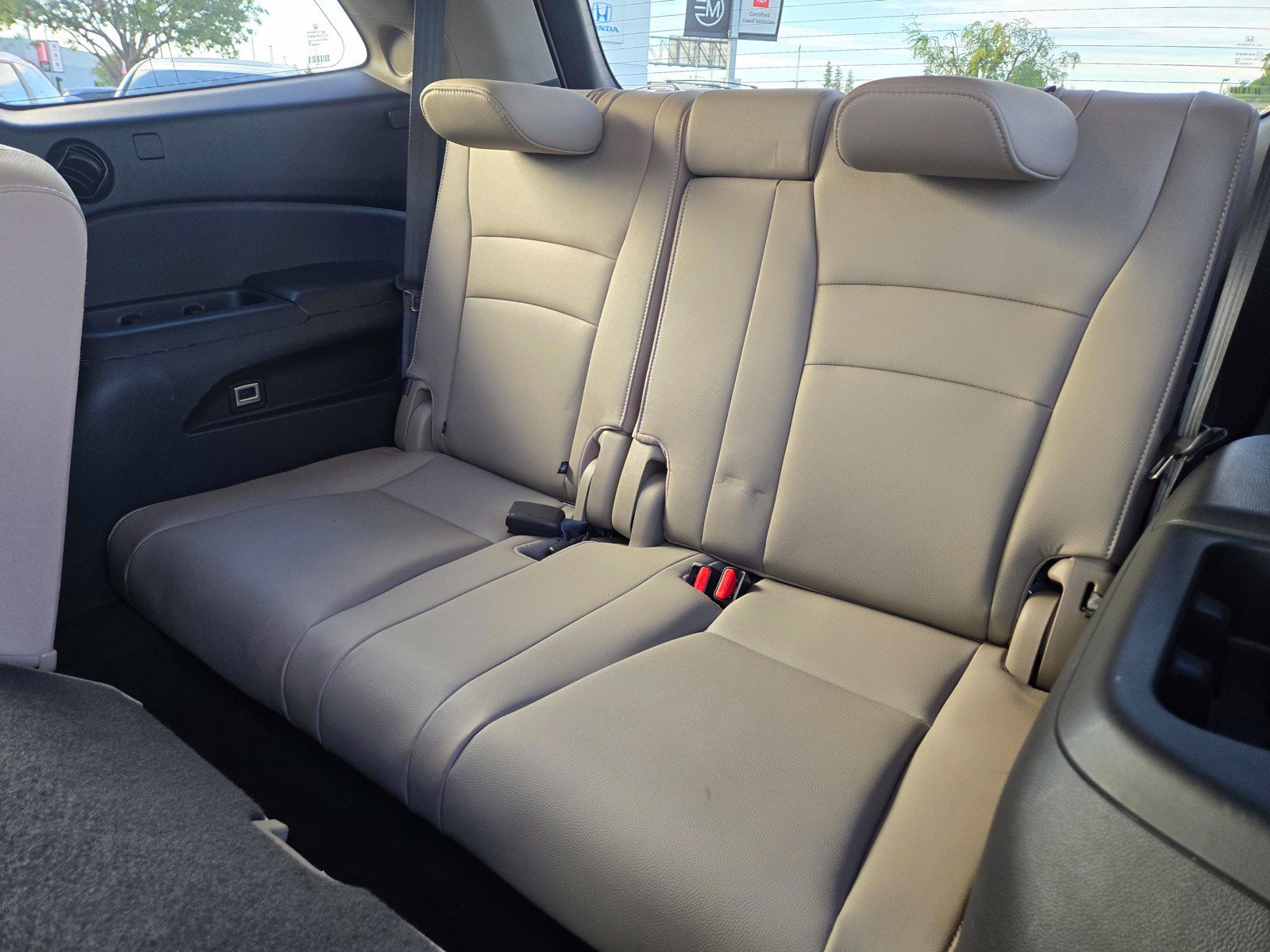 Used 2018 Honda Pilot Touring image 17