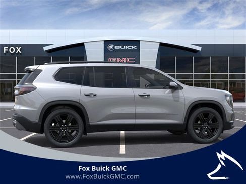 Used 2025 GMC Acadia Elevation w/ Elevation Premium Package image 5