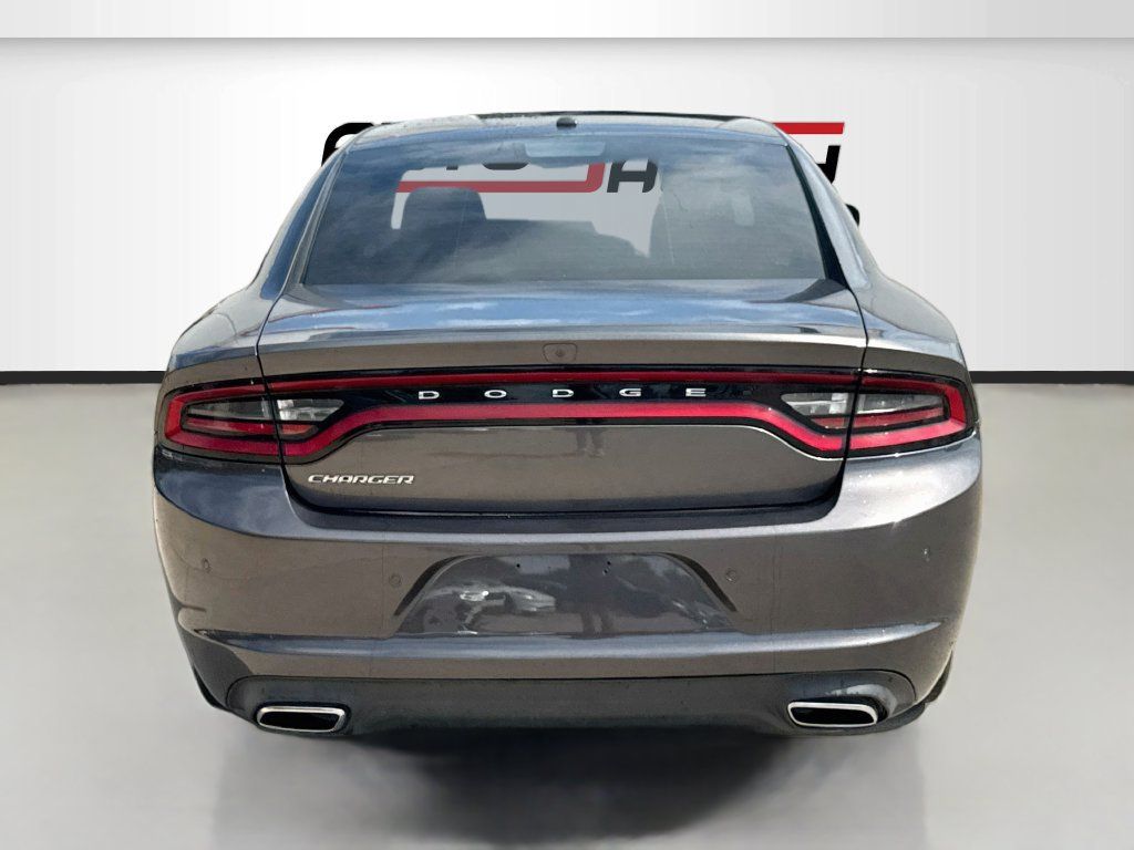 Used 2022 Dodge Charger SXT RWD image 6