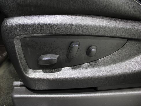 Used 2018 Chevrolet Tahoe LT image 4