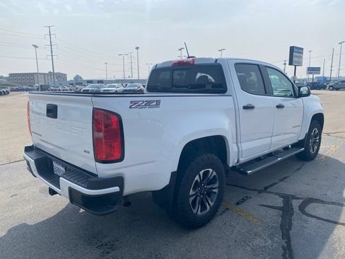 Used 2022 Chevrolet Colorado Z71 AWD/4WD image 5