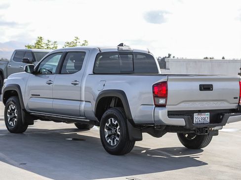 Certified 2018 Toyota Tacoma TRD Off-Road w/ Technology Package AWD/4WD image 7