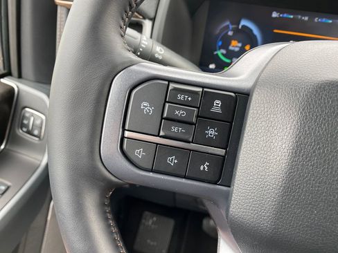 Used 2023 Ford F150 Lightning Lariat AWD/4WD image 43