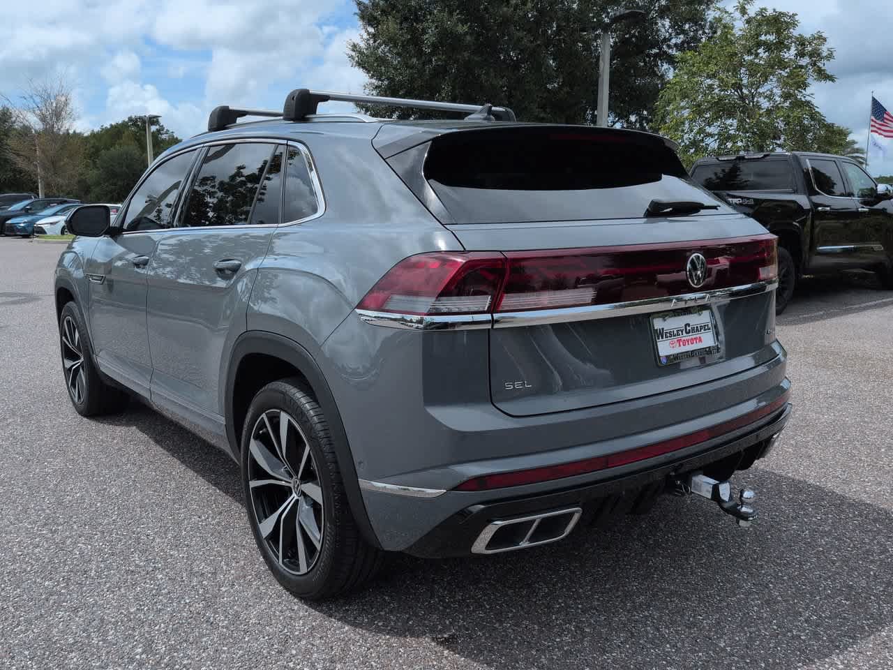 Used 2024 Volkswagen Atlas Cross Sport SEL Premium R-Line AWD/4WD image 4