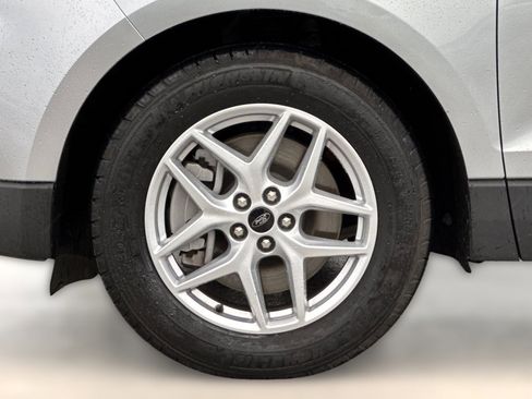 Used 2024 Ford Edge SEL image 10