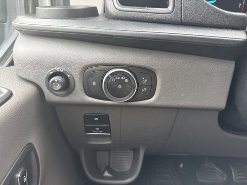 Used 2023 Ford Transit 350 XLT image 19