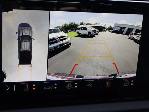 Certified 2025 GMC Sierra 2500 AT4 w/ AT4 Premium Plus Package AWD/4WD image 18