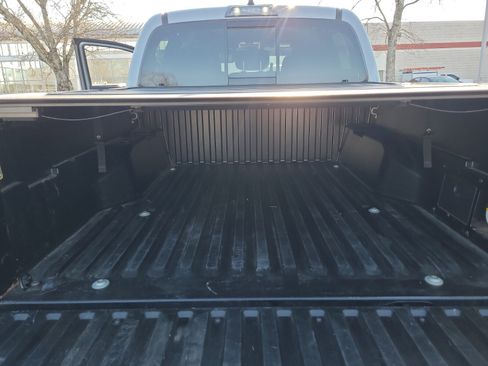 Certified 2021 Toyota Tacoma TRD Off-Road image 29