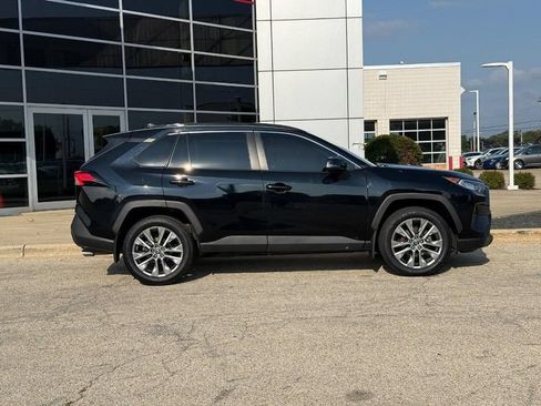 Used 2020 Toyota RAV4 XLE Premium AWD/4WD image 2