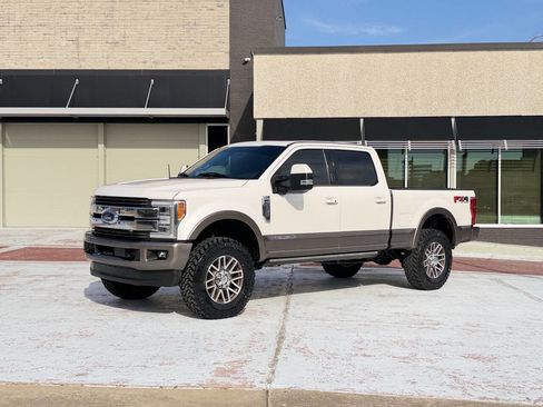 Used 2019 Ford F250 King Ranch w/ King Ranch Ultimate Package AWD/4WD image 1