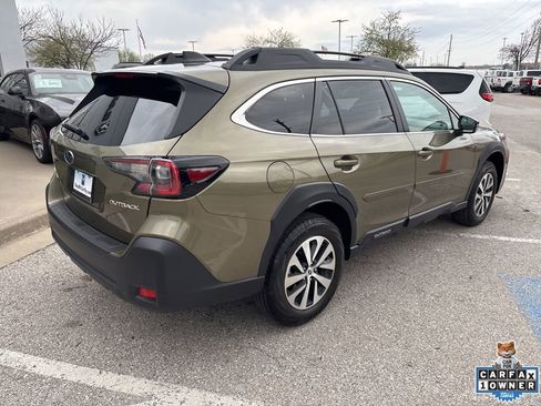 Used 2024 Subaru Outback Premium AWD/4WD image 27