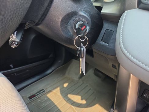 Used 2015 Toyota RAV4 XLE AWD/4WD image 29