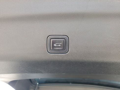 Used 2023 Chevrolet Tahoe RST image 7