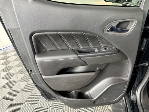 Used 2022 GMC Canyon Denali image 24