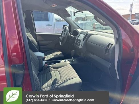 Used 2020 Nissan Frontier SV w/ SV Utility Package image 6