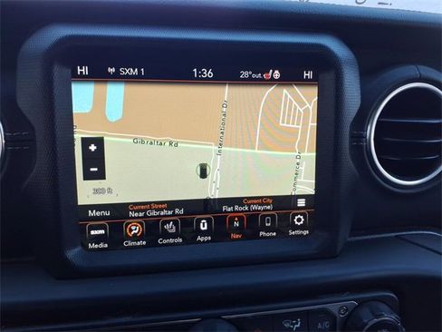 Used 2022 Jeep Wrangler Unlimited Sahara w/ Cold Weather Group image 17