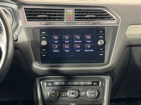 Used 2019 Volkswagen Tiguan SE AWD/4WD image 25