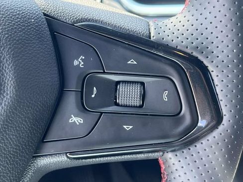 Used 2024 Chevrolet Trax RS FWD image 21