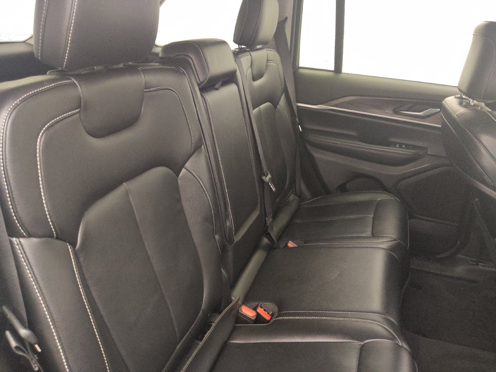 Used 2023 Jeep Grand Cherokee Limited w/ Black Appearance Package RWD image 19
