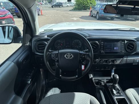 Used 2020 Toyota Tacoma SR AWD/4WD image 12