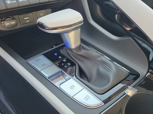 New 2026 Hyundai Elantra Limited FWD image 32