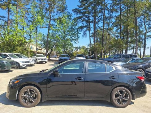 Used 2024 Nissan Sentra SV image 2