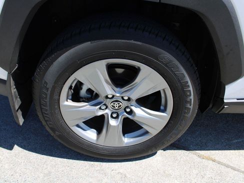 Used 2025 Toyota RAV4 XLE w/ Convenience Package AWD/4WD image 11