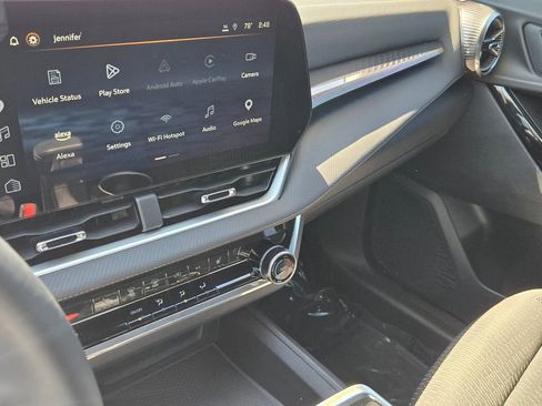 Used 2025 Chevrolet Equinox LT w/ Safety and Technology Package image 19