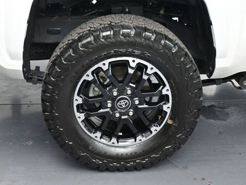 Used 2024 Toyota Tacoma SR AWD/4WD image 32