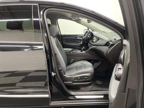 Used 2020 Buick Enclave Essence image 26