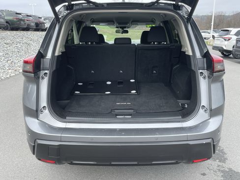 Used 2024 Nissan Rogue SV image 5