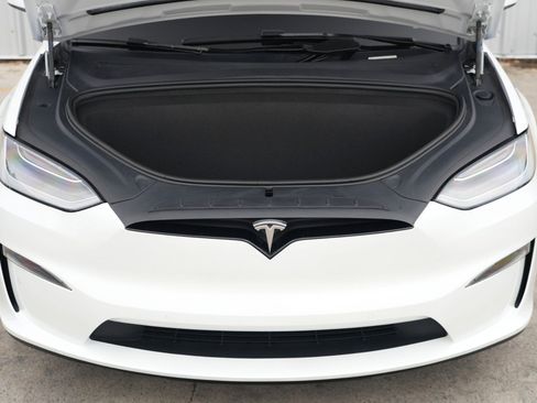 Used 2023 Tesla Model X image 8