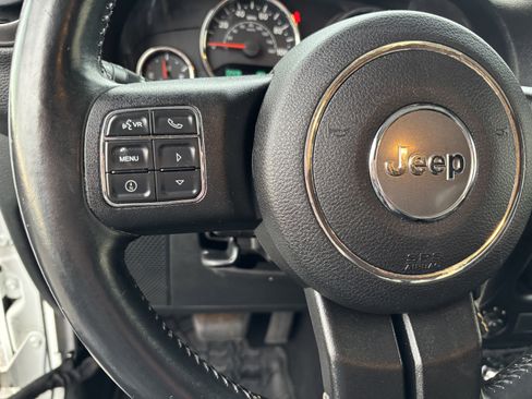 Used 2015 Jeep Wrangler Sport AWD/4WD image 15
