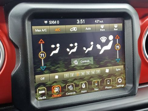 Used 2021 Jeep Wrangler Unlimited Rubicon w/ Xtreme Recon 35" Tire Package image 23