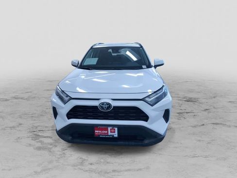 Used 2025 Toyota RAV4 XLE AWD/4WD image 5
