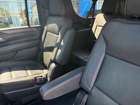 Used 2021 Chevrolet Suburban High Country AWD/4WD image 22