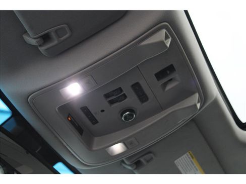 Used 2016 Cadillac Escalade ESV Luxury image 33