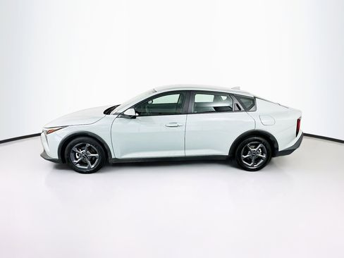 Used 2025 Kia K4 LXS image 4