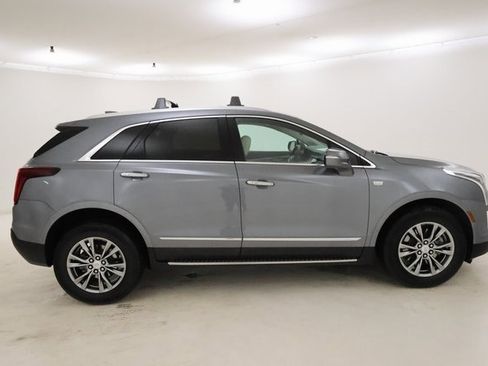 Used 2021 Cadillac XT5 Premium Luxury image 2