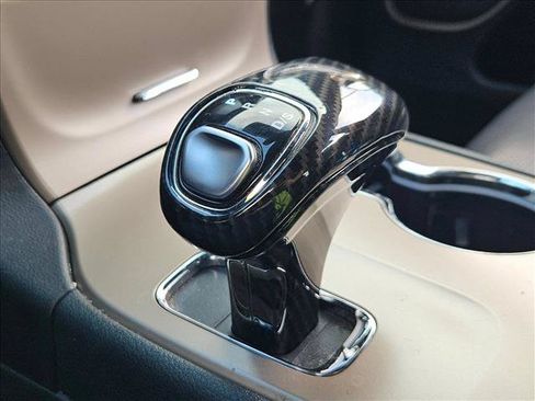 Used 2015 Jeep Grand Cherokee Summit w/ Platinum Series Group AWD/4WD image 14