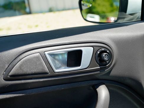 Used 2016 Ford Fiesta SE FWD image 19
