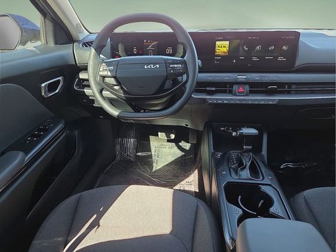 Used 2025 Kia K4 LXS image 17