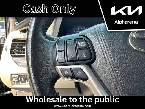 Used 2017 Toyota Sienna XLE w/ XLE Navigation Package FWD image 22