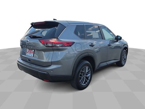 Used 2024 Nissan Rogue S FWD image 8