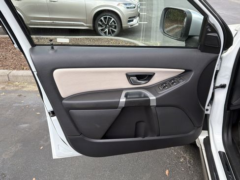 Used 2014 Volvo XC90 3.2 R-Design image 14