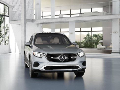 Used 2025 Mercedes-Benz GLC 300 image 8