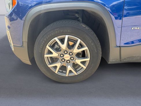 Used 2023 GMC Acadia SLE w/ Driver Convenience Package image 14