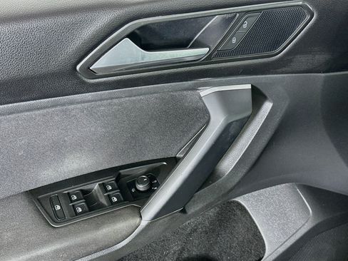 Used 2018 Volkswagen Tiguan S FWD image 15